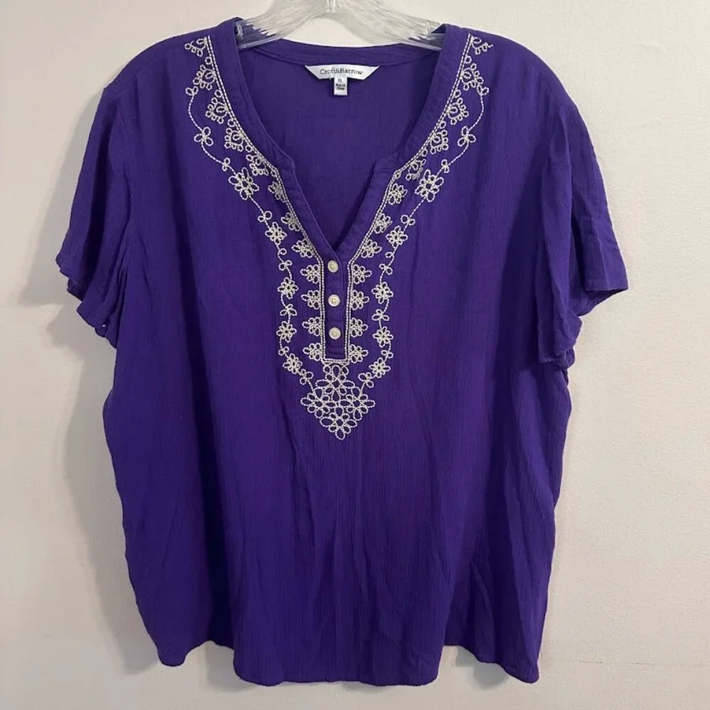 Croft & Barrow V-Neck Blouse in Purple with White Floral Embroidery - Size XL - Picture 2 of 7